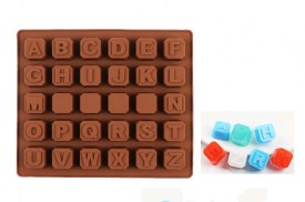 Molde bombones 30 letras chocolate (1).jpg